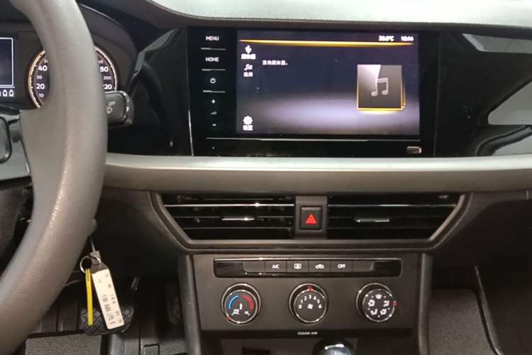 Used Volkswagen Lavida 2021 1.5L Automatic Comfort Edition Audio And AC Panel