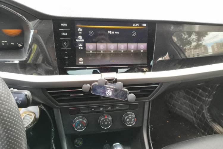 Used Volkswagen Lavida 2021 1.5L Automatic Comfort Edition Audio And AC Panel