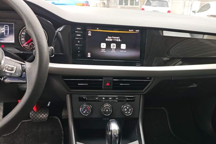 Used Volkswagen Lavida 2021 1.5L Automatic Comfort Edition Audio And AC Panel