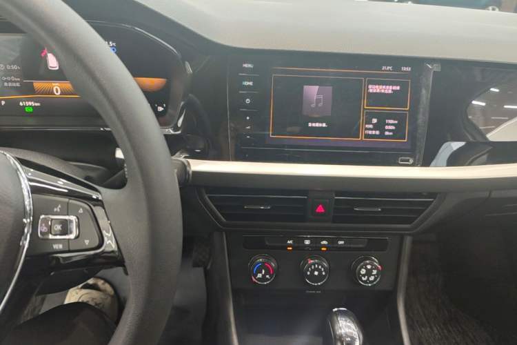 Used Volkswagen Lavida 2021 1.5L Automatic Comfort Edition Audio And AC Panel