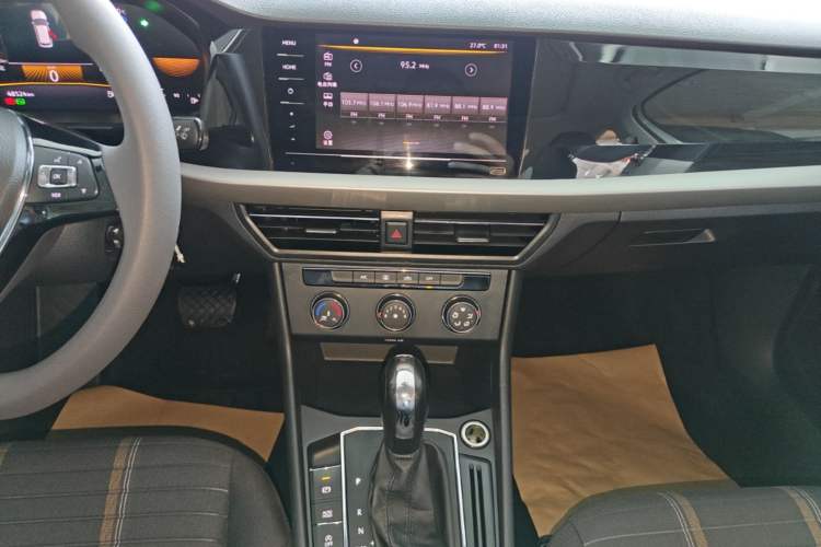 Used Volkswagen Lavida 2021 280TSI DSG Comfort Edition Audio And AC Panel