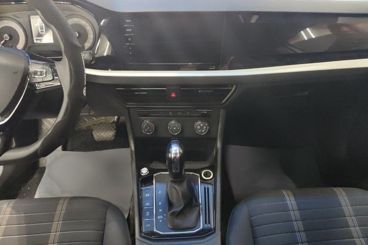 Used Volkswagen Lavida 2021 280TSI DSG Comfort Edition Audio And AC Panel