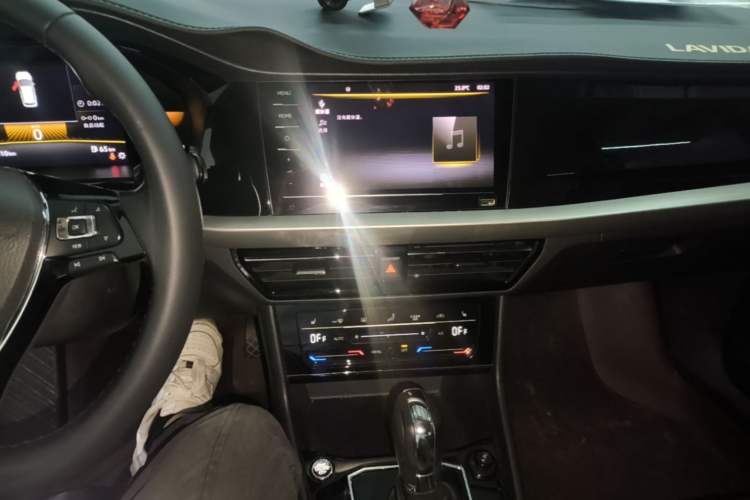 Used Volkswagen Lavida 2021 280TSI DSG Luxury Edition Audio And AC Panel