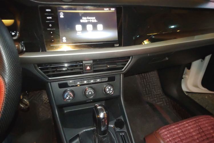 Used Volkswagen Lavida 2021 280TSI DSG Comfort Edition Audio And AC Panel