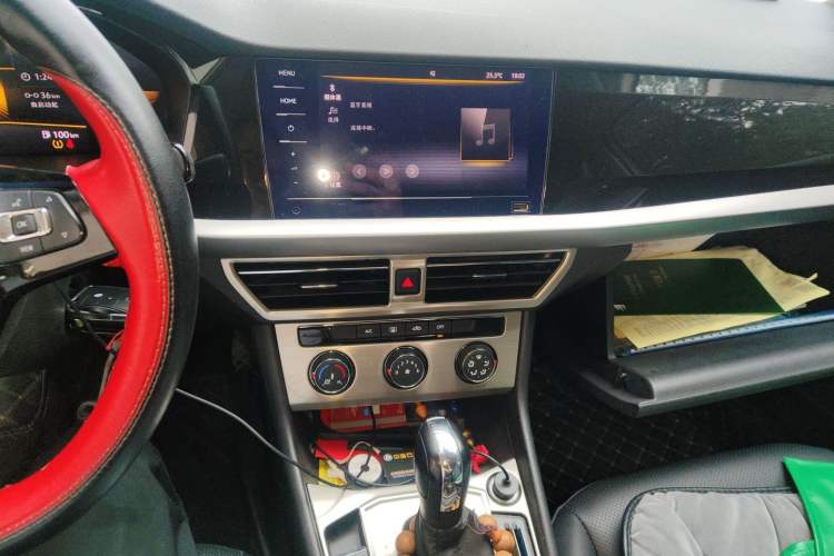 Used Volkswagen Lavida 2021 1.5L Automatic Vision Edition Audio And AC Panel