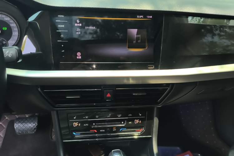 Used Volkswagen Lavida 2021 280TSI DSG Luxury Edition Audio And AC Panel