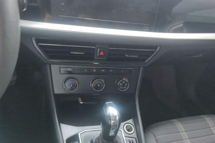 Used Volkswagen Lavida 2021 280TSI DSG Comfort Edition Audio And AC Panel