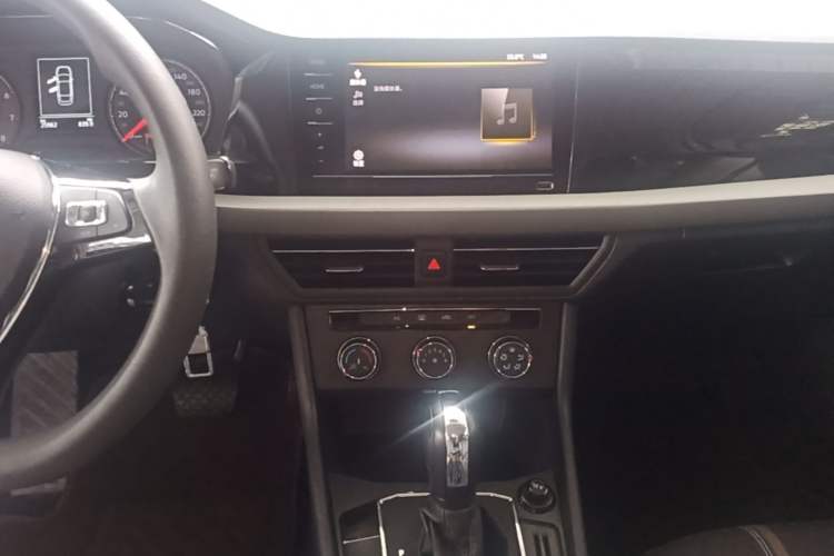 Used Volkswagen Lavida 2021 1.5L Automatic Vision Edition Audio And AC Panel