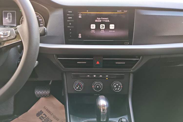 Used Volkswagen Lavida 2021 1.5L Automatic Fashion Edition Audio And AC Panel
