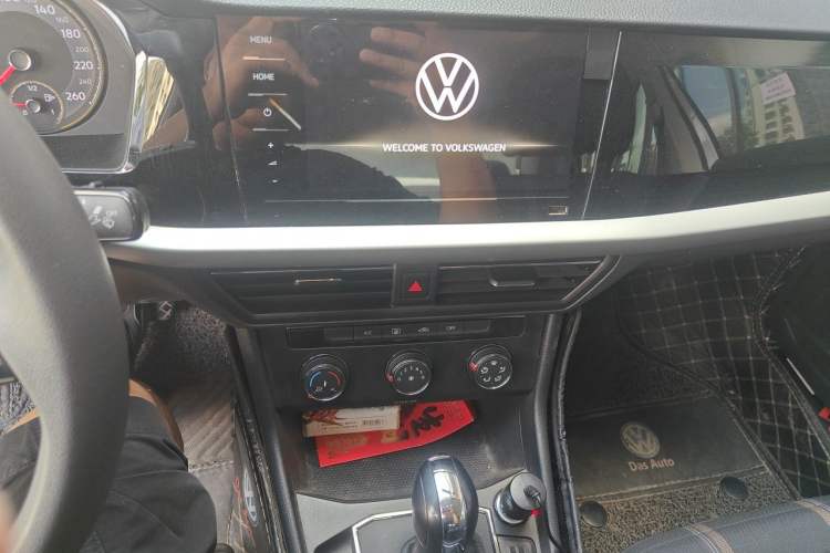 Used Volkswagen Lavida 2021 280TSI DSG Comfort Edition Audio And AC Panel