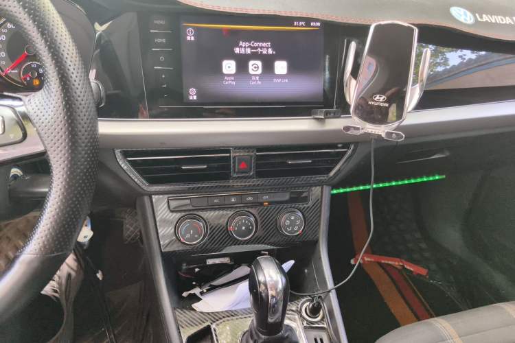 Used Volkswagen Lavida 2021 280TSI DSG Comfort Edition Audio And AC Panel