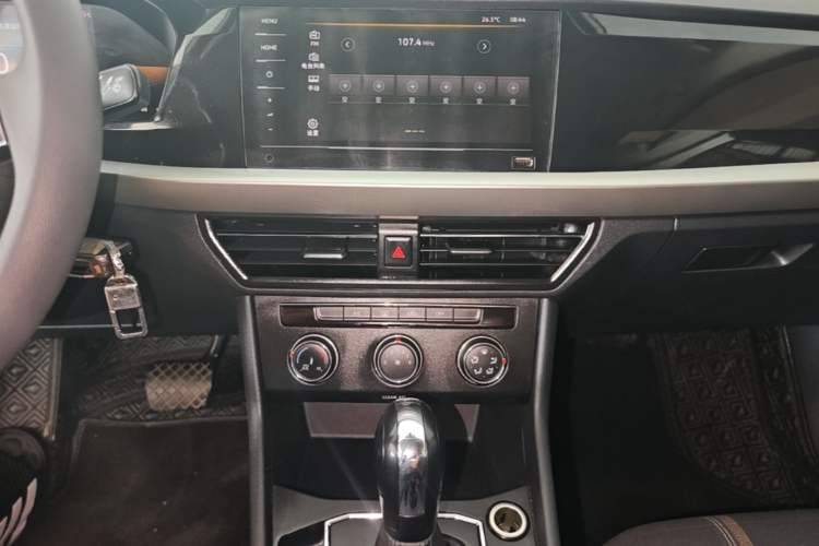 Used Volkswagen Lavida 2021 280TSI DSG Comfort Edition Audio And AC Panel