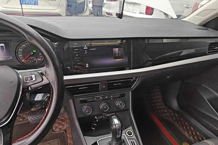 Used Volkswagen Lavida 2021 280TSI DSG Comfort Edition Audio And AC Panel