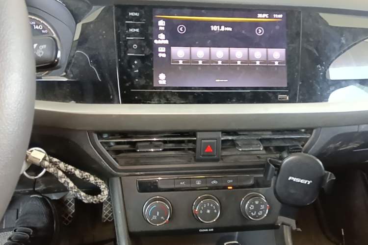 Used Volkswagen Lavida 2021 1.5L Automatic Comfort Edition Audio And AC Panel