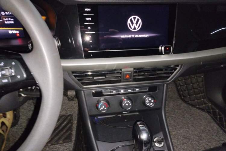 Used Volkswagen Lavida 2021 1.5L Automatic Comfort Edition Audio And AC Panel