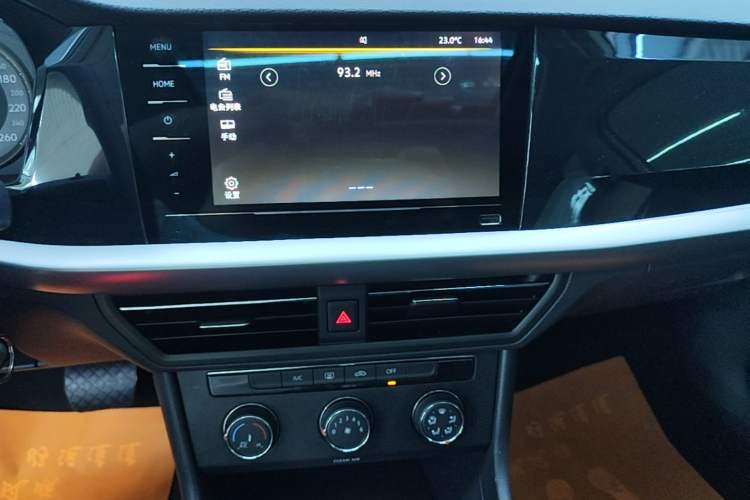 Used Volkswagen Lavida 2021 1.5L Automatic Vision Edition Audio And AC Panel