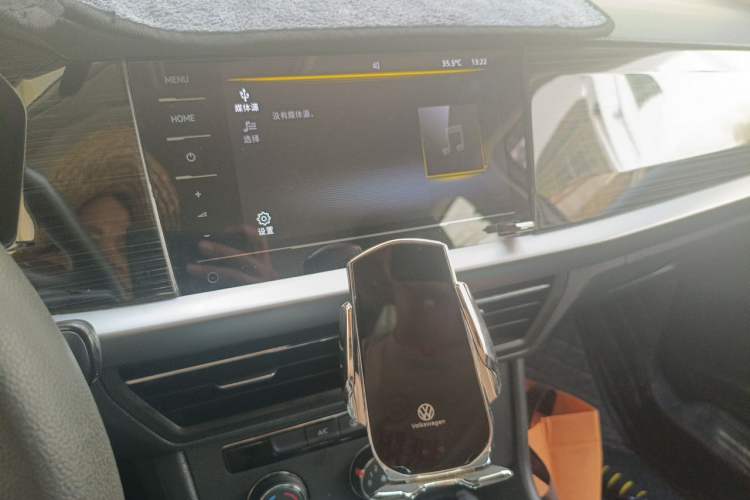 Used Volkswagen Lavida 2021 1.5L Automatic Fashion Edition Audio And AC Panel
