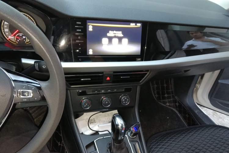 Used Volkswagen Lavida 2021 1.5L Automatic Comfort Edition Audio And AC Panel