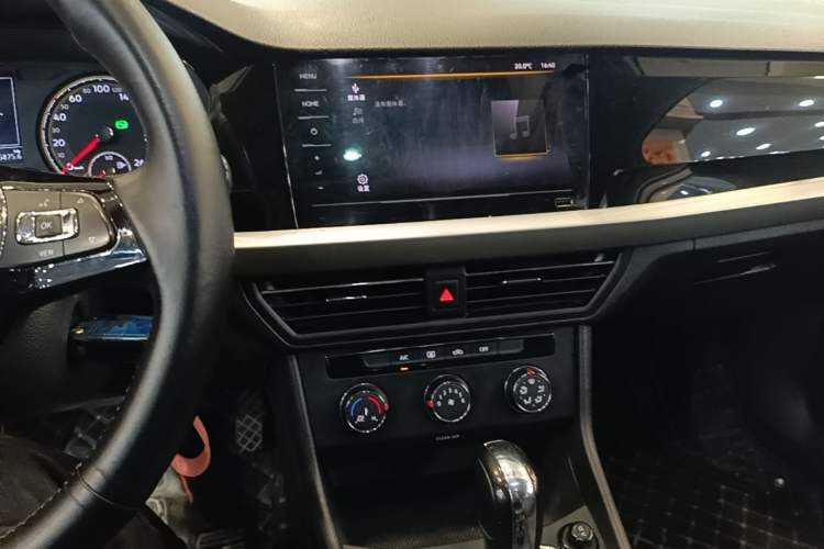 Used Volkswagen Lavida 2021 280TSI DSG Comfort Edition Audio And AC Panel