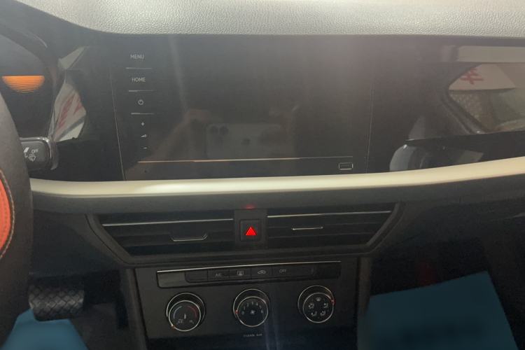 Used Volkswagen Lavida 2021 1.5L Automatic Comfort Edition Audio And AC Panel