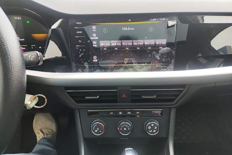 Used Volkswagen Lavida 2021 1.5L Automatic Comfort Edition Audio And AC Panel