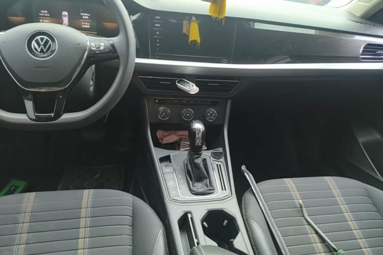 Used Volkswagen Lavida 2021 280TSI DSG Comfort Edition Audio And AC Panel