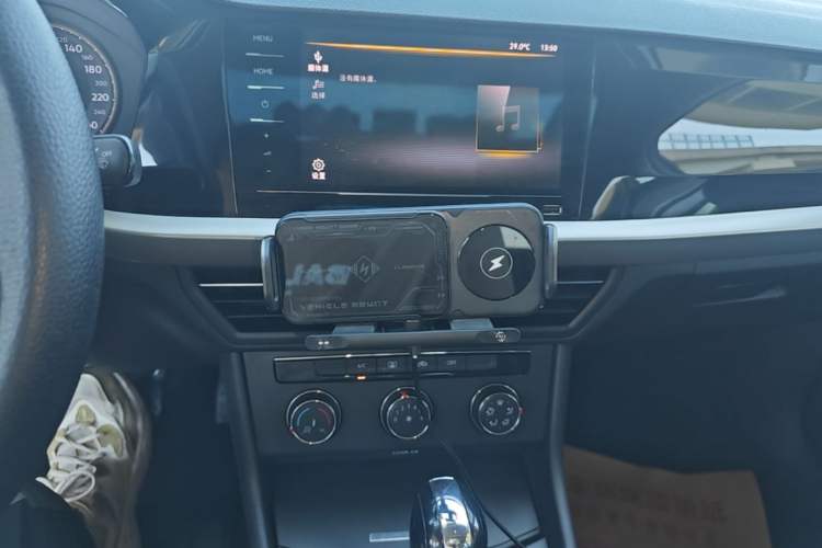 Used Volkswagen Lavida 2021 1.5L Automatic Vision Edition Audio And AC Panel