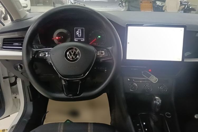 Used Volkswagen Lavida 2021 1.5L Automatic Vision Edition Center Console
