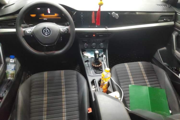 Used Volkswagen Lavida 2021 1.5L Automatic Vision Edition Center Console