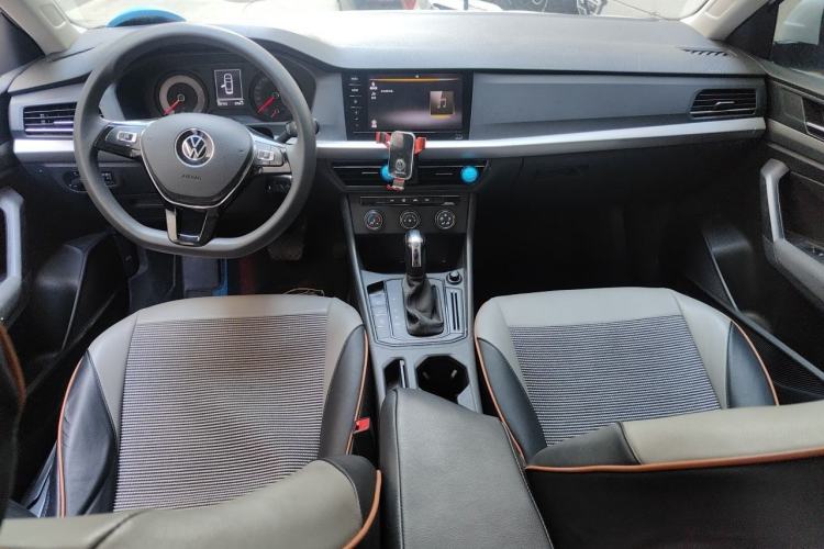 Used Volkswagen Lavida 2021 1.5L Automatic Fashion Edition Center Console