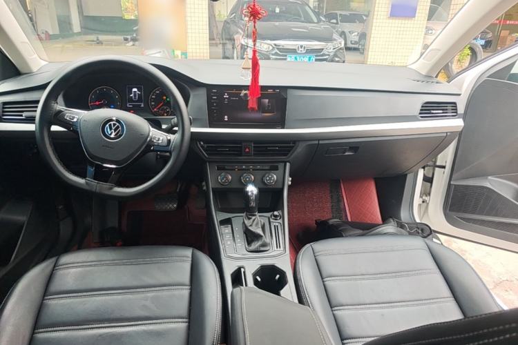 Used Volkswagen Lavida 2021 1.5L Automatic Fashion Edition Center Console