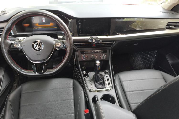 Used Volkswagen Lavida 2021 1.5L Automatic Comfort Edition Center Console