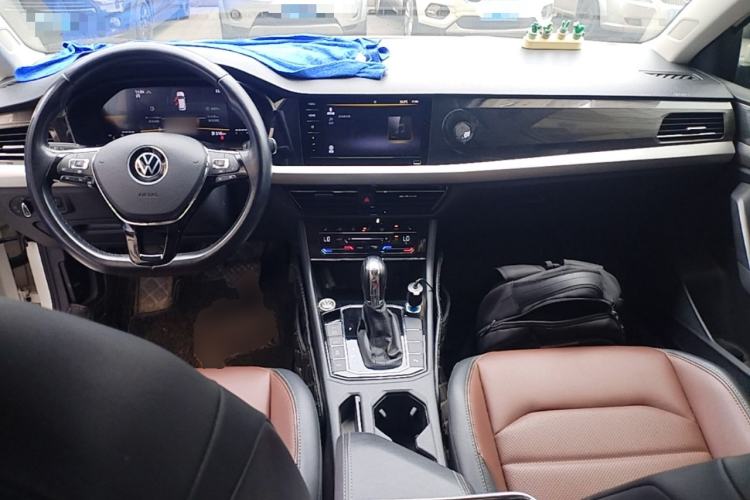 Used Volkswagen Lavida 2021 280TSI DSG Luxury Edition Center Console