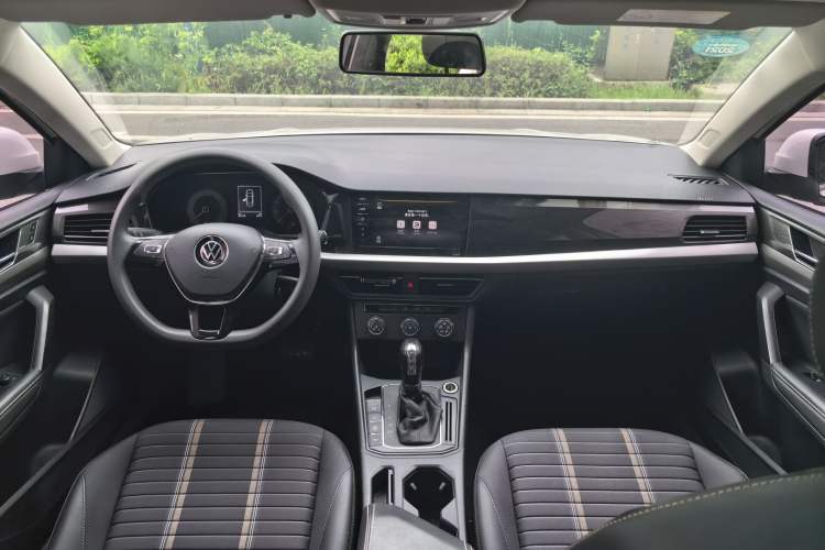 Used Volkswagen Lavida 2021 280TSI DSG Comfort Edition Center Console