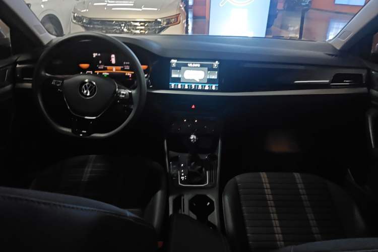 Used Volkswagen Lavida 2021 280TSI DSG Comfort Edition Center Console
