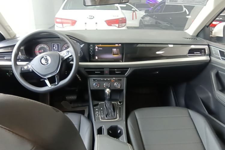 Used Volkswagen Lavida 2021 1.5L Automatic Comfort Edition Center Console