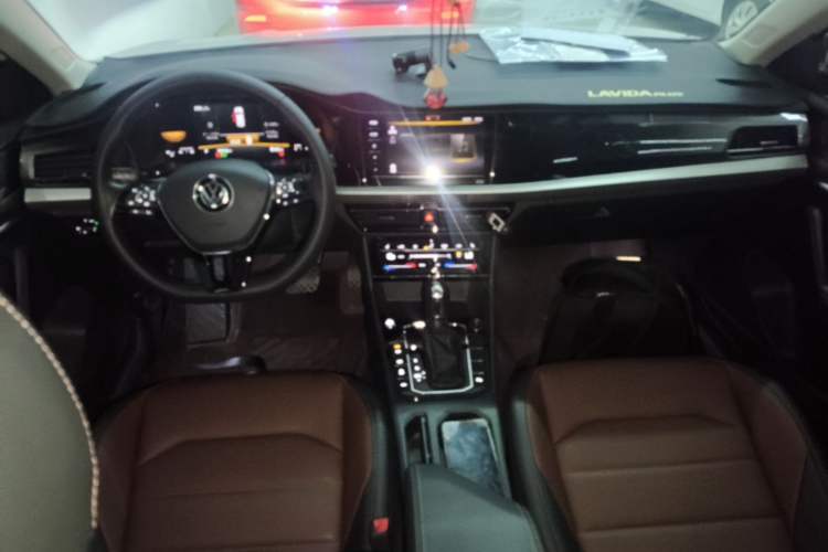 Used Volkswagen Lavida 2021 280TSI DSG Luxury Edition Center Console