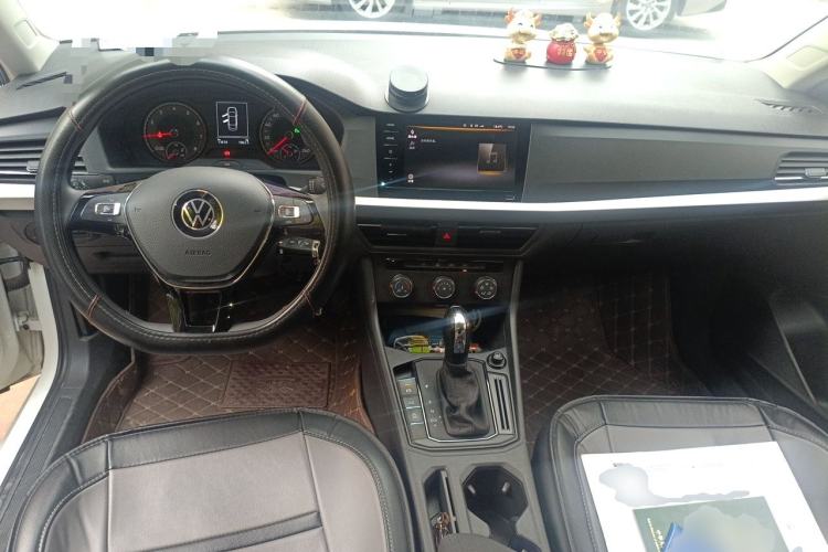 Used Volkswagen Lavida 2021 1.5L Automatic Fashion Edition Center Console