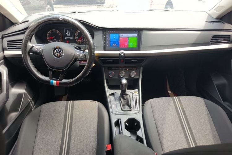 Used Volkswagen Lavida 2021 1.5L Automatic Fashion Edition Center Console