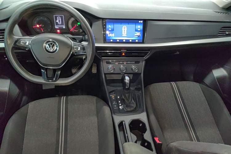 Used Volkswagen Lavida 2021 1.5L Automatic Fashion Edition Center Console