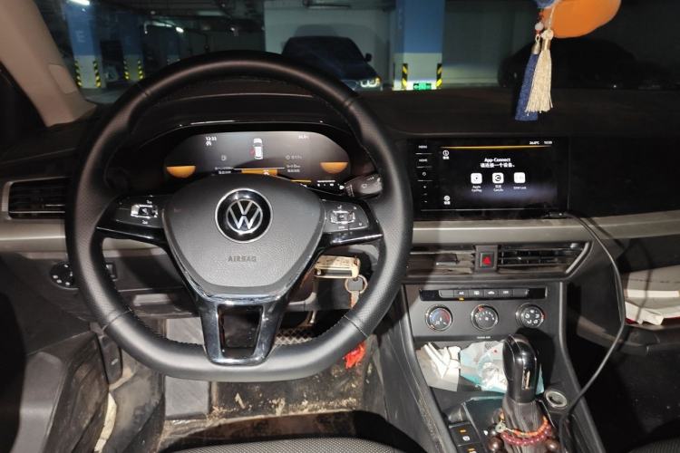 Used Volkswagen Lavida 2021 1.5L Automatic Comfort Edition Center Console