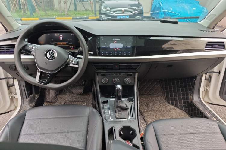 Used Volkswagen Lavida 2021 1.5L Automatic Comfort Edition Center Console