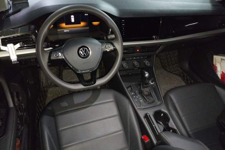 Used Volkswagen Lavida 2021 1.5L Automatic Comfort Edition Center Console