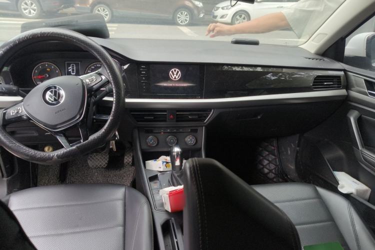 Used Volkswagen Lavida 2021 1.5L Automatic Comfort Edition Center Console
