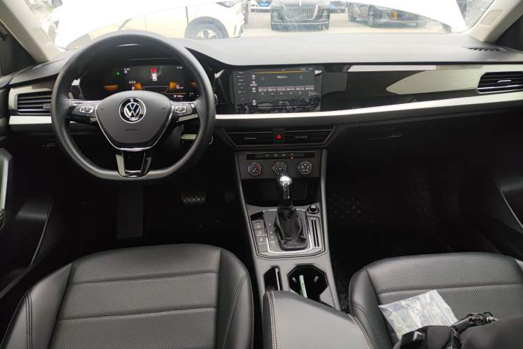 Used Volkswagen Lavida 2021 1.5L Automatic Comfort Edition Center Console