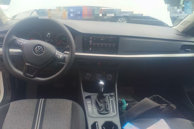 Used Volkswagen Lavida 2021 1.5L Automatic Fashion Edition Center Console