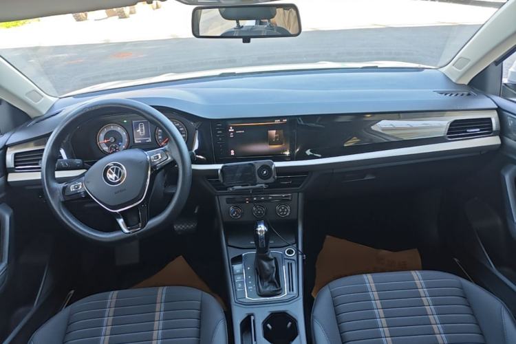 Used Volkswagen Lavida 2021 1.5L Automatic Vision Edition Center Console