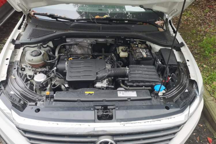 Used Volkswagen Lavida 2021 1.5L Automatic Fashion Edition Engine Bay