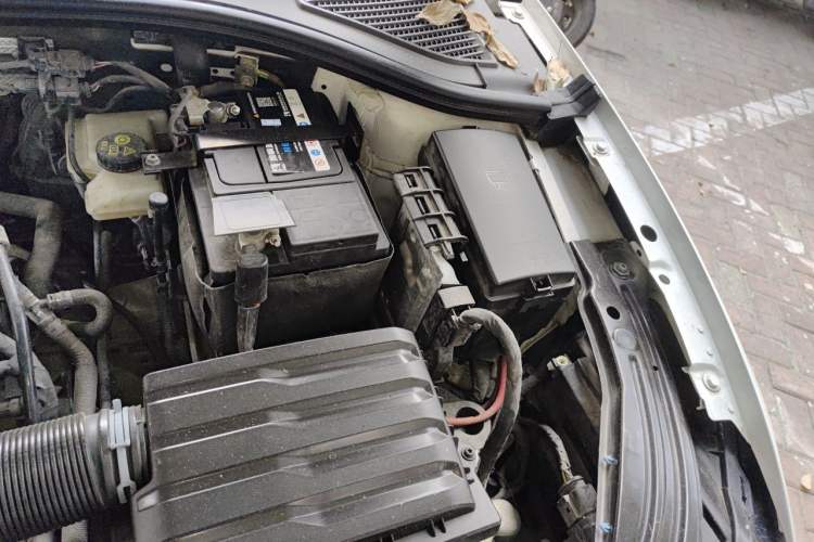 Used Volkswagen Lavida 2021 1.5L Automatic Vision Edition Engine Bay Left