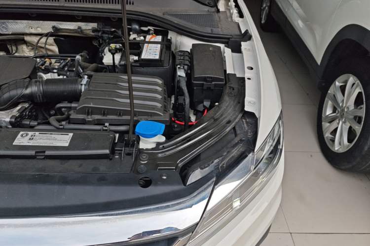 Used Volkswagen Lavida 2021 1.5L Automatic Comfort Edition Engine Bay Left